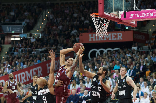 在季后赛中 在季后赛中