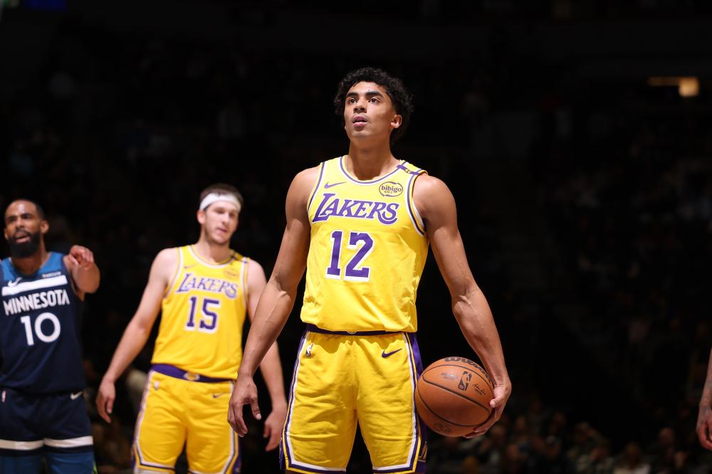 台上发光发 台上发光发